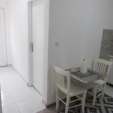 Elegance Apartment *